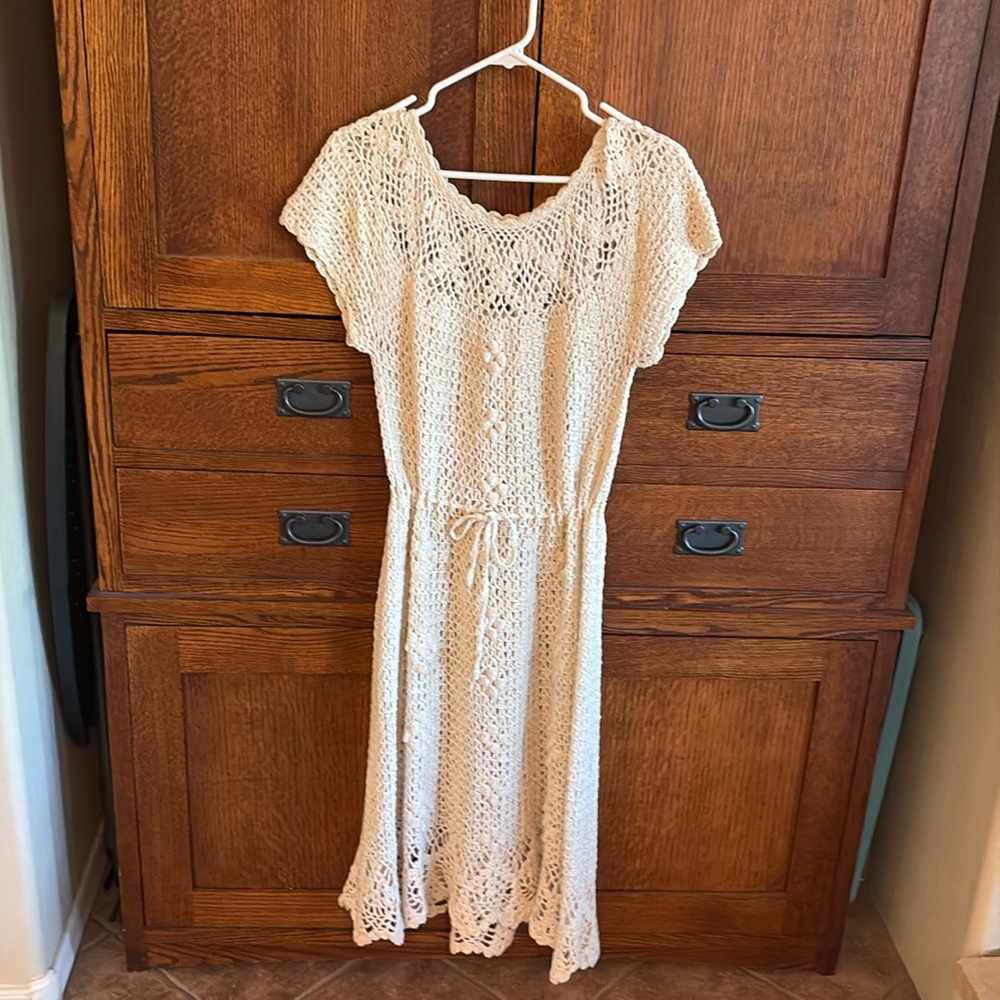 Size 12 crocheted 100% unbleached Cotton dress. Handmade short sleeves